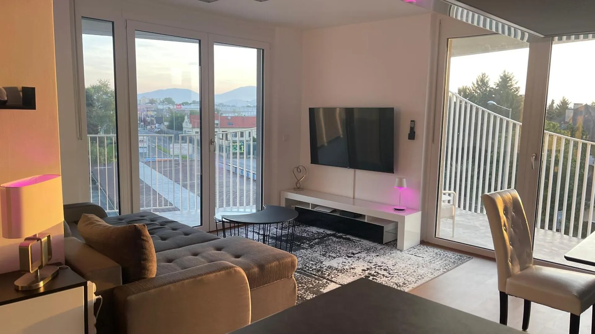 Luxusapartment Mit 40 Qm Terrasse, E-Parkplatz Und Parkplatz Graz Apartament